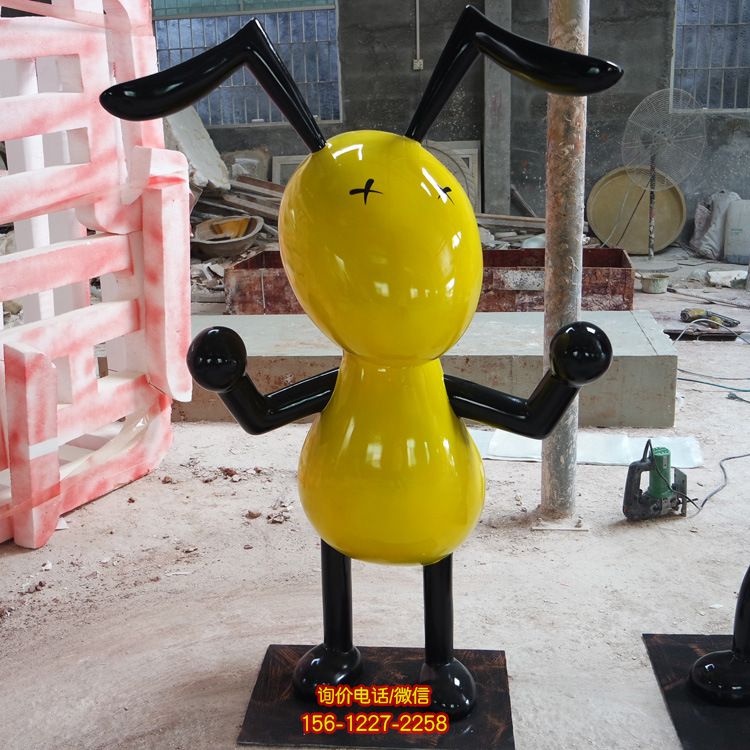 學(xué)校幼兒園卡通黃色螞蟻公仔玻璃鋼雕塑 學(xué)校幼兒園卡通黃色螞蟻公仔玻璃鋼雕塑