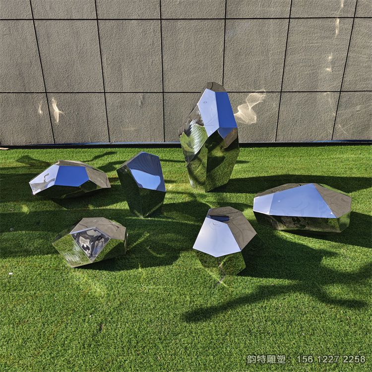 不銹鋼幾何切面石頭雕塑46 不銹鋼幾何切面石頭雕塑46