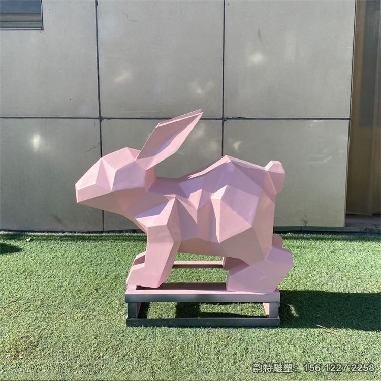 不銹鋼彩色小兔子雕塑，幾何切面小兔子雕塑廠家
