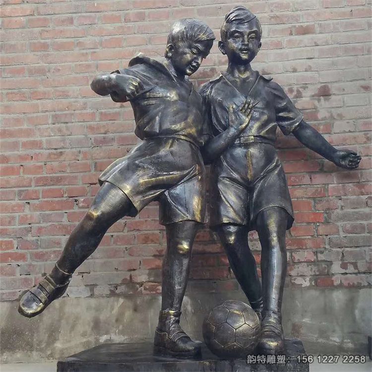 踢足球雕塑03 踢足球雕塑03