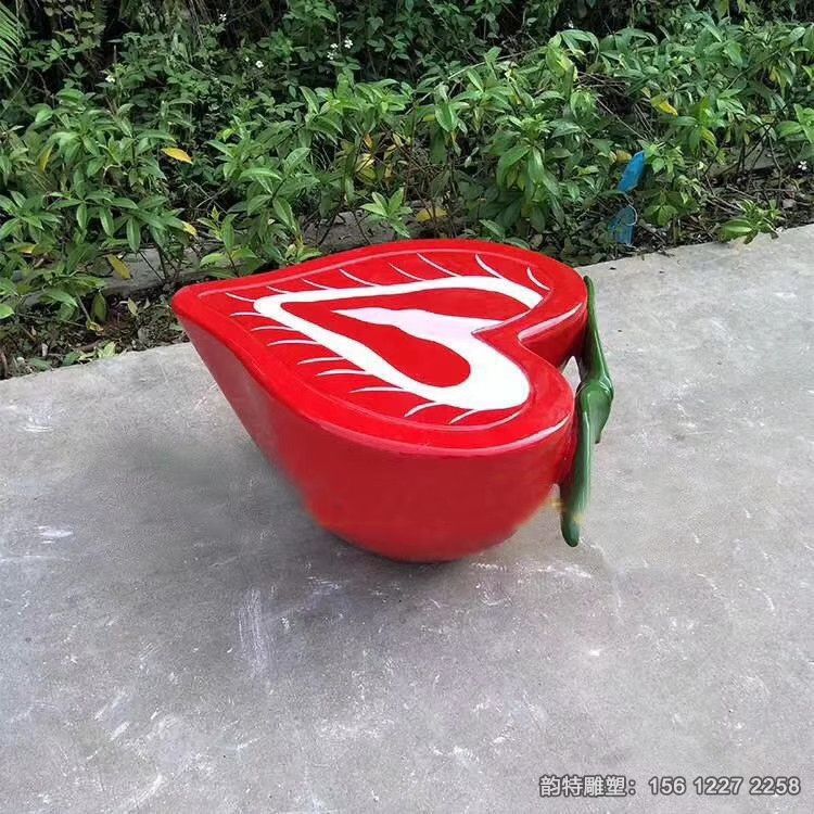 草莓雕塑12 草莓雕塑12