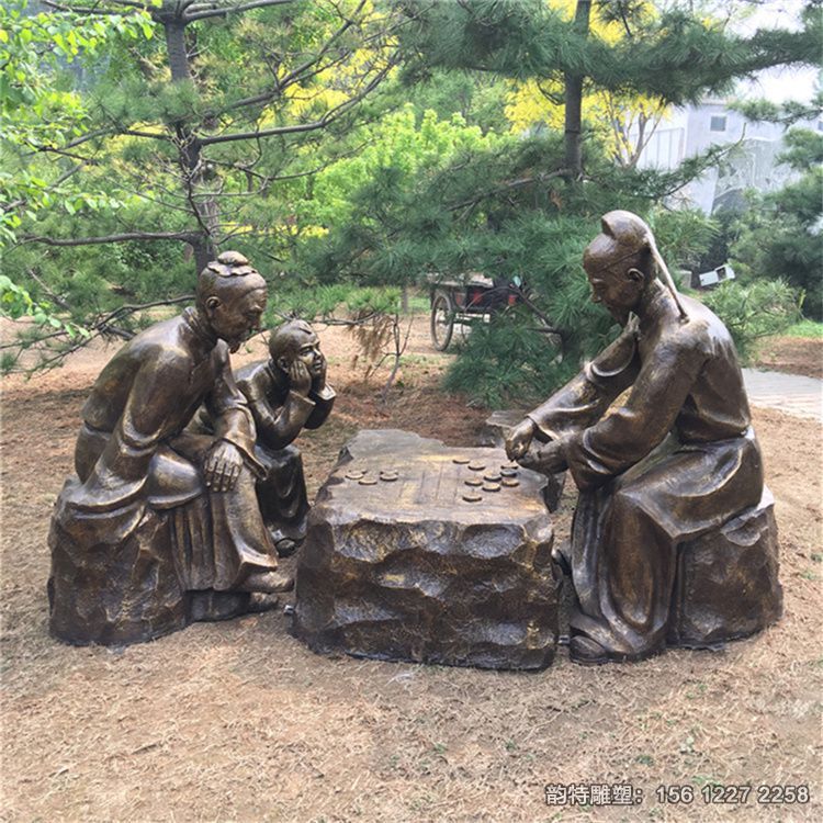 古人下象棋雕塑造型，玻璃鋼下象棋人物雕塑設計
