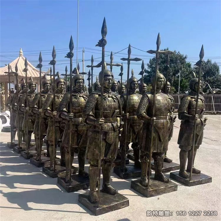 不同時(shí)期的士兵雕塑 在服飾兵器上面都有不同